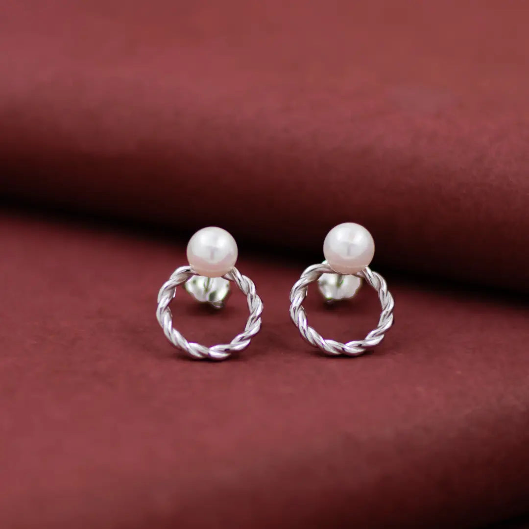 Silver Pearl Earring